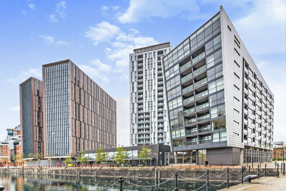 Main image of 1 bedroom  Flat for sale, The Quays, Salford, M50