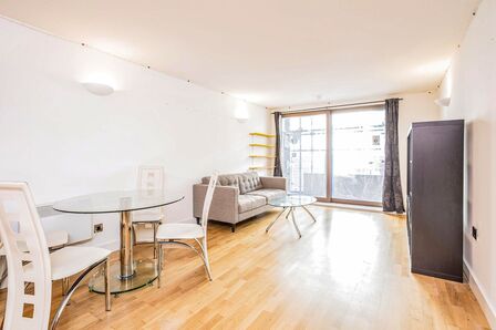 2 bedroom  Flat for sale