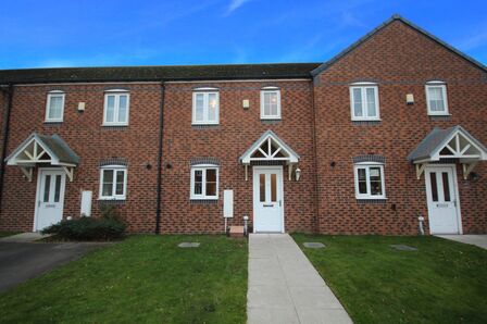 Turnbull Way, 3 bedroom Mid Terrace House to rent, £750 pcm