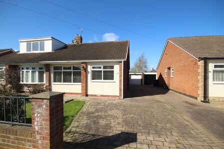 2 bedroom Semi Detached Bungalow for sale