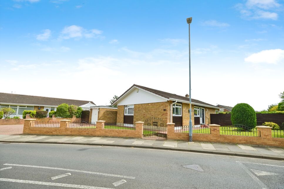 4 bedroom Detached Bungalow for sale