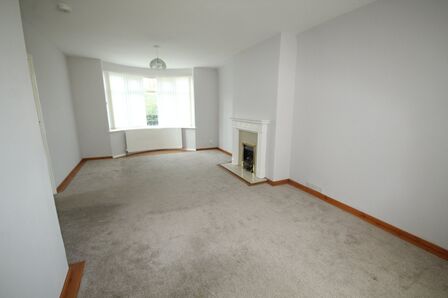 Stanhope Grove, 3 bedroom Mid Terrace House for sale, £175,000