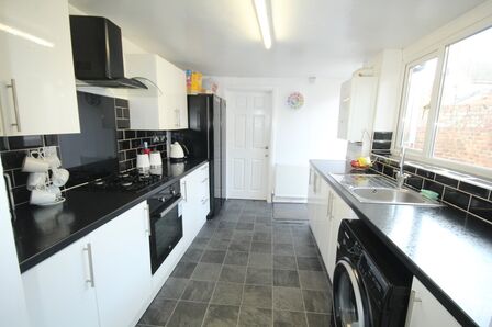 2 bedroom End Terrace House for sale