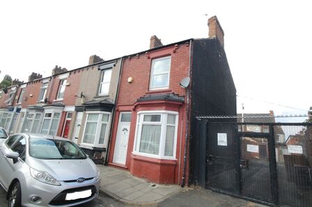 2 bedroom End Terrace House for sale