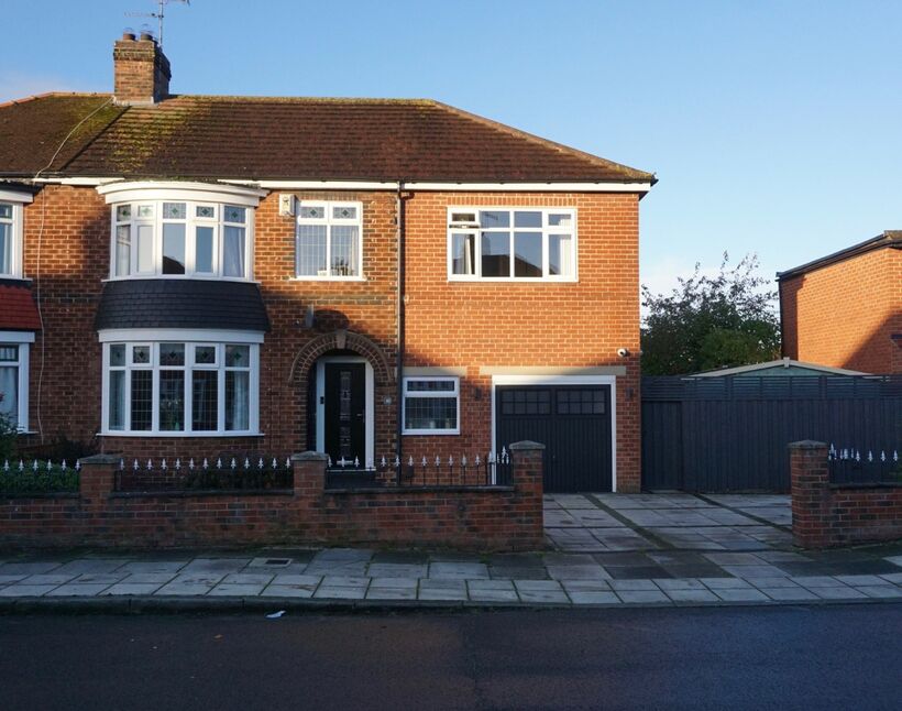 4 bedroom Semi Detached House for sale