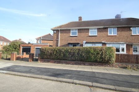 Cragdale Road, 3 bedroom Semi Detached House for sale, £129,995