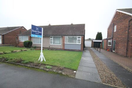 2 bedroom Semi Detached Bungalow for sale