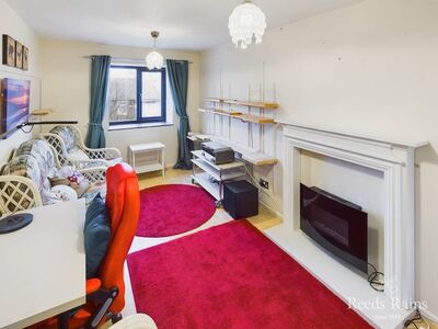 1 bedroom  Flat for sale