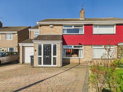 4 bedroom Semi Detached House for sale