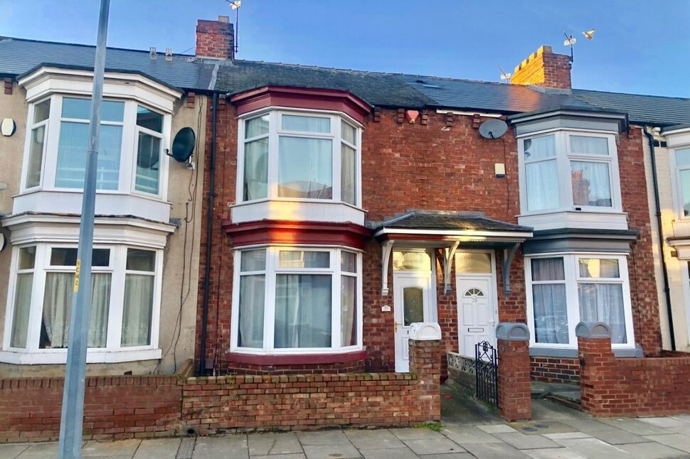 Main image of 3 bedroom Mid Terrace House for sale, Oxford Street, Middlesbrough, North Yorkshire, TS1