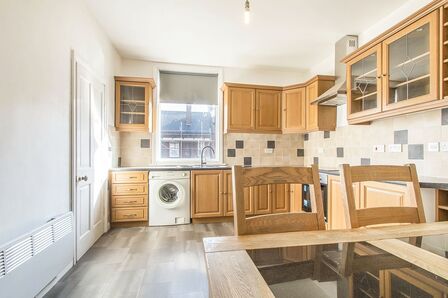 2 bedroom  Flat to rent