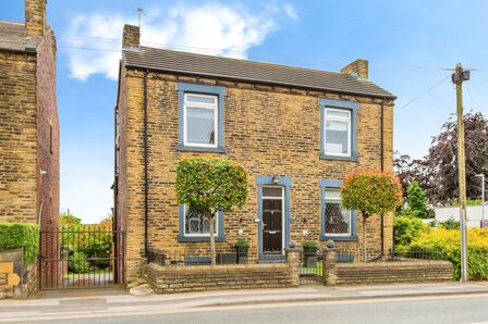 Bradford Road, 4 bedroom Detached House for sale, £399,950