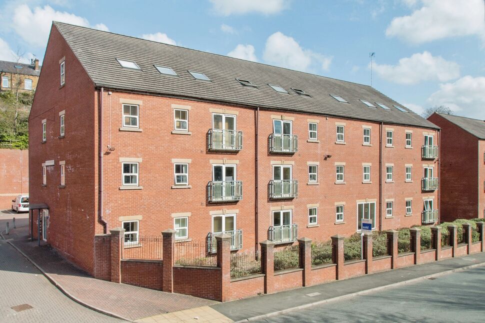 Main image of 2 bedroom  Flat for sale, Pullman Court, Morley, West Yorkshire, LS27