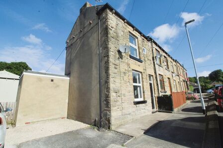 Brayshaw Road, 2 bedroom End Terrace House to rent, £775 pcm