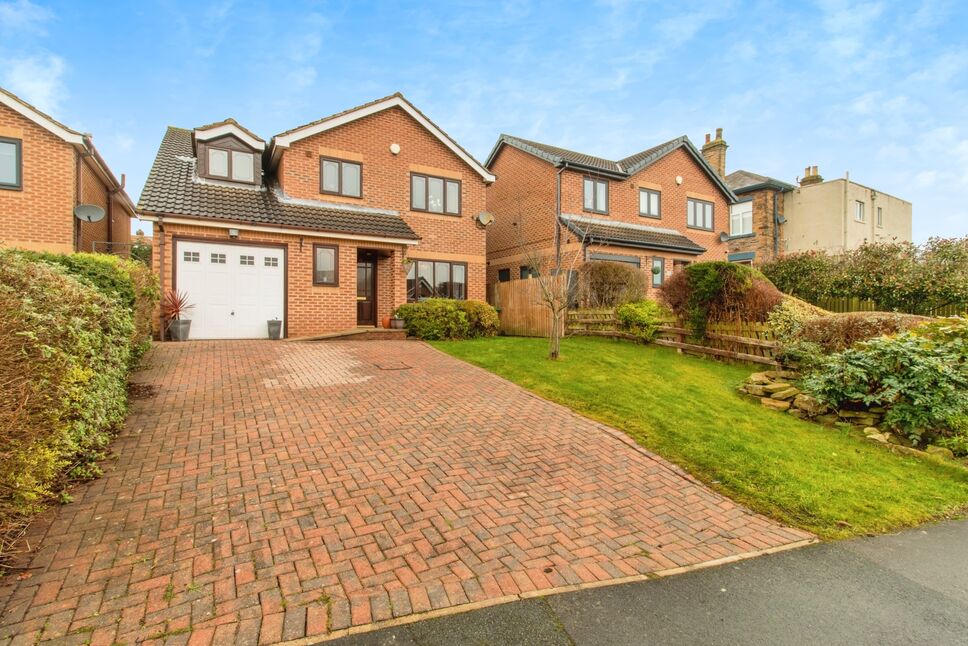 Main image of 5 bedroom Detached House for sale, Upper Green Drive, Tingley, Wakefield, WF3