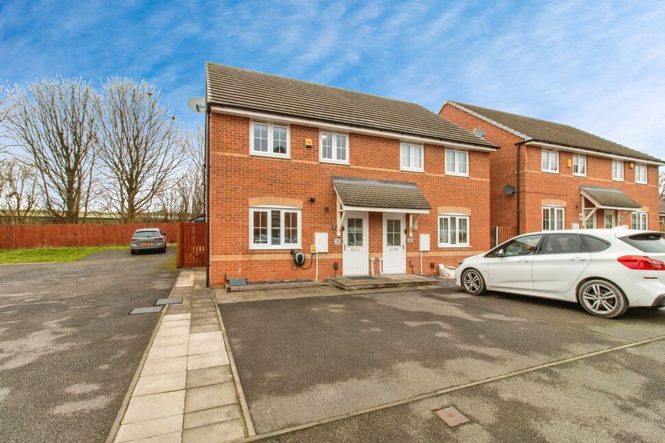 Main image of 3 bedroom Semi Detached House for sale, Guppy Walk, Morley, Leeds, LS27