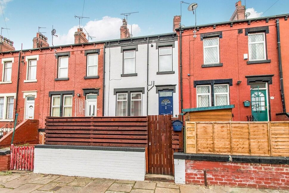 Main image of 2 bedroom Mid Terrace House for sale, Longroyd Avenue, Leeds, West Yorkshire, LS11