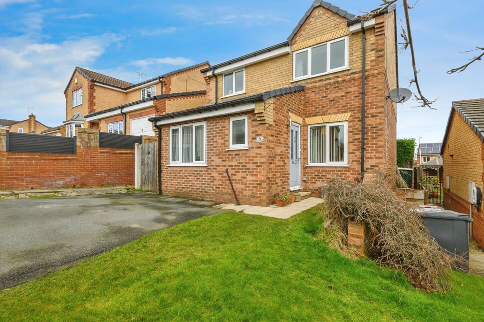 Main image of 4 bedroom Detached House for sale, Guillemot Approach, Morley, West Yorkshire, LS27