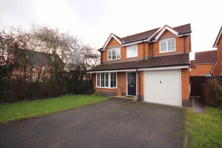 Garnett Close, 4 bedroom Detached House to rent, £1,300 pcm