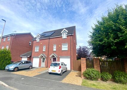 3 bedroom Semi Detached House to rent