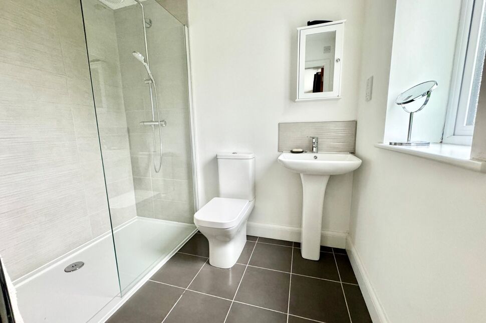 En-Suite Bathroom