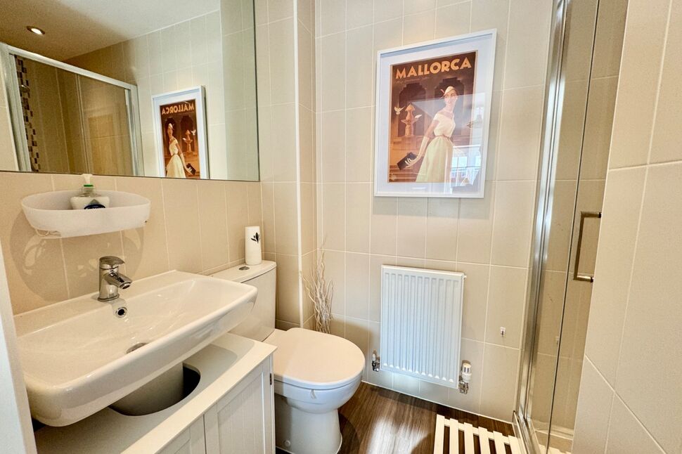 En-Suite Bathroom