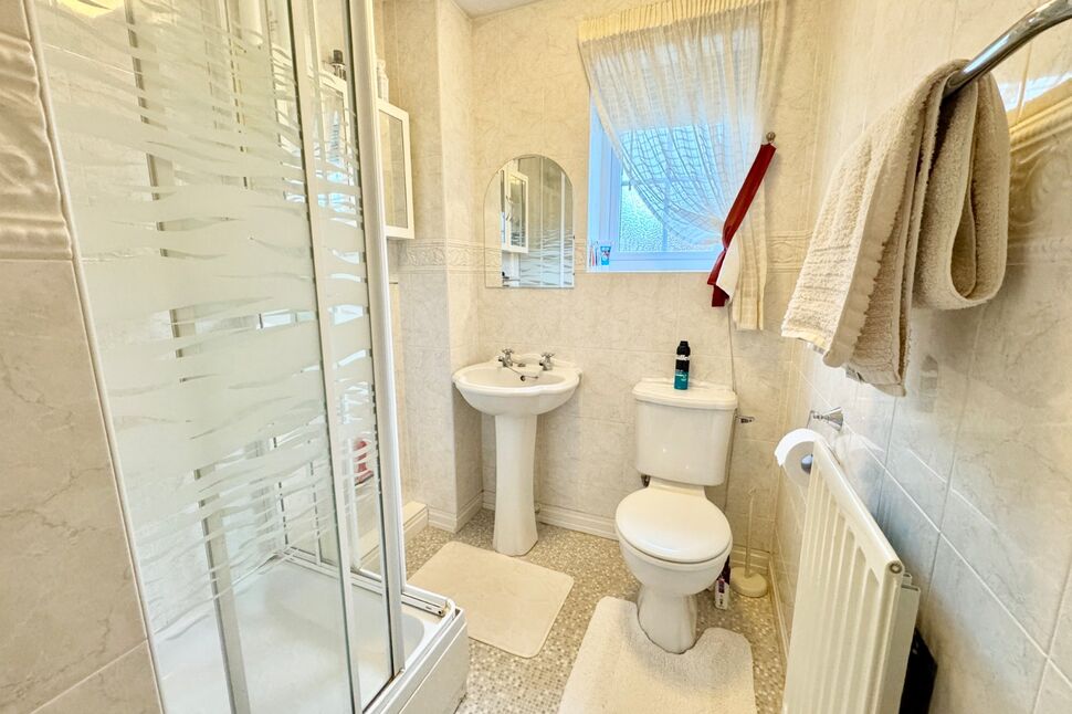 En-Suite Bathroom