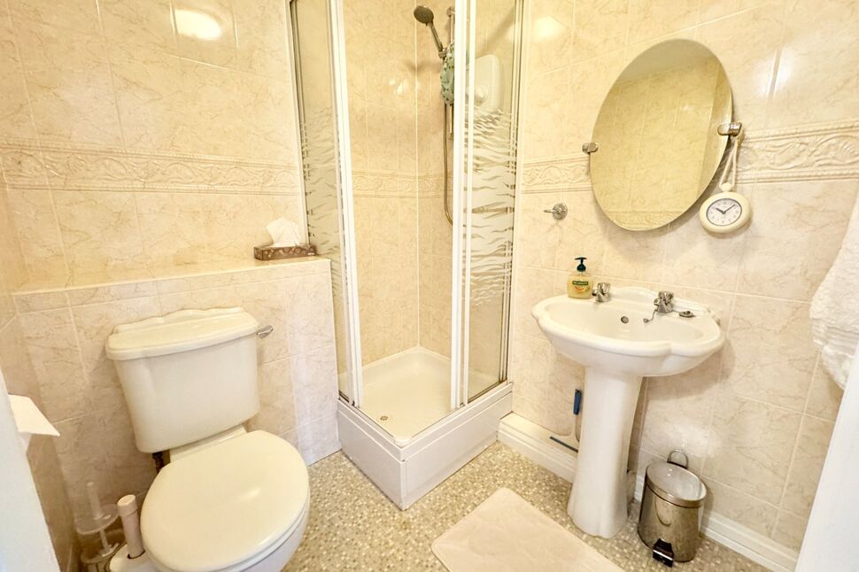 En-Suite Bathroom