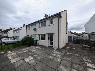 2 bedroom Semi Detached House to rent