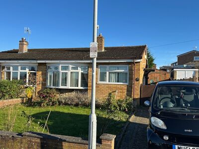 Balmoral Close, 2 bedroom Semi Detached Bungalow for sale, £175,000