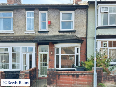 2 bedroom Mid Terrace House for sale