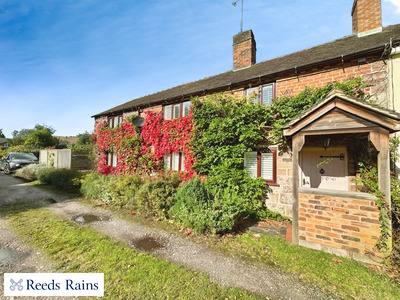 Moss Lane, 4 bedroom Semi Detached House for sale, £450,000