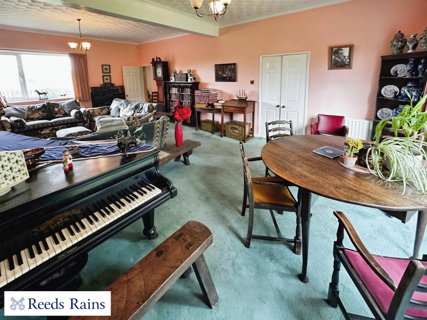 Lounge Dining Room