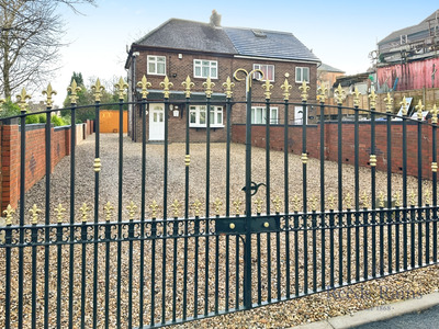 West Street, 3 bedroom Semi Detached House for sale, £200,000