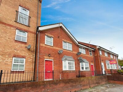 Hartshill Road, 3 bedroom Mid Terrace House to rent, £950 pcm