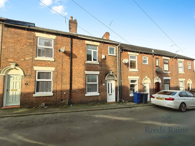 2 bedroom Mid Terrace House to rent