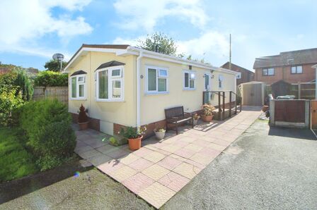 2 bedroom Detached Property for sale