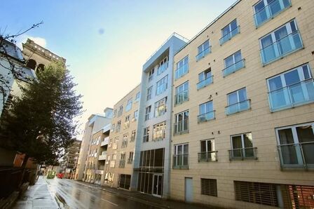 Talbot Street, 2 bedroom  Flat to rent, £1,550 pcm