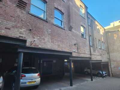 Derby Street, 2 bedroom  Flat to rent, £1,300 pcm