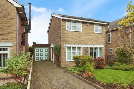 Coxley View, 3 bedroom Detached House for sale, £264,000