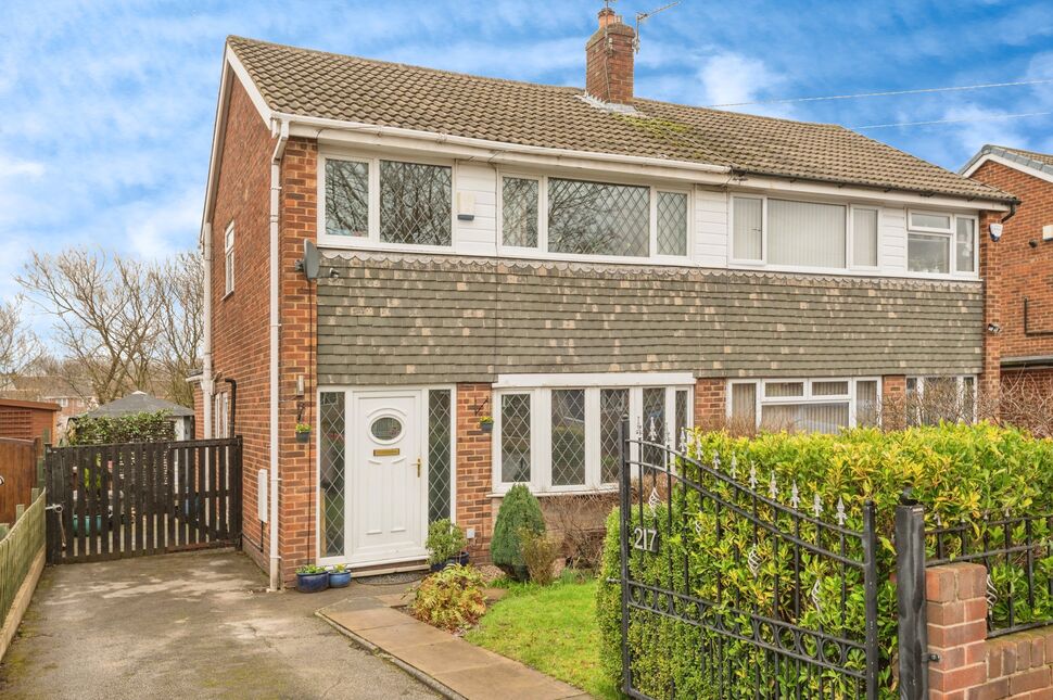 Main image of 3 bedroom Semi Detached House for sale, Towngate, Ossett, West Yorkshire, WF5