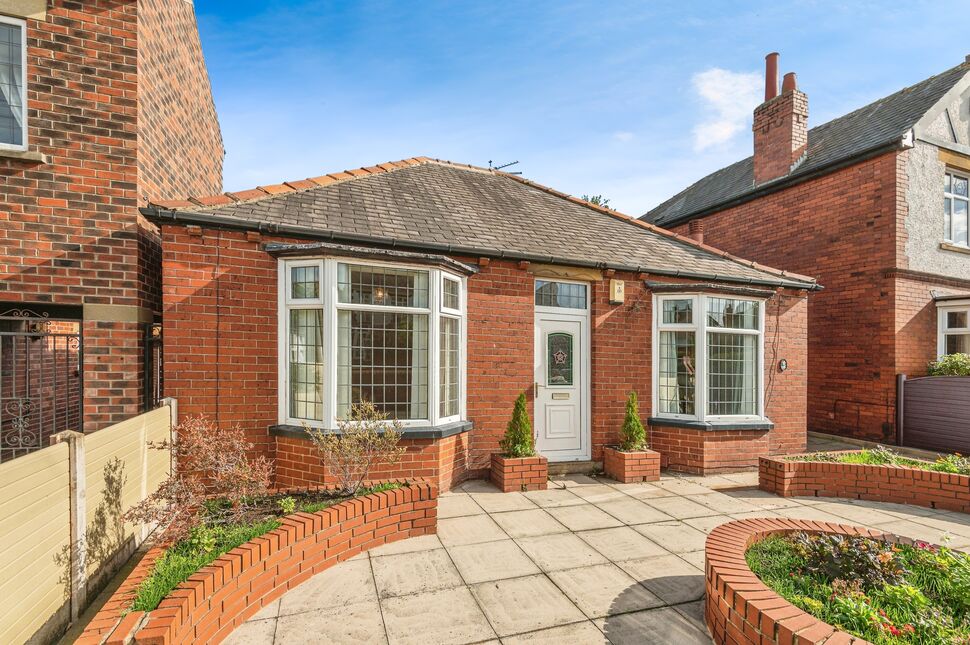 Main image of 2 bedroom Detached Bungalow for sale, Kingsway, Ossett, West Yorkshire, WF5