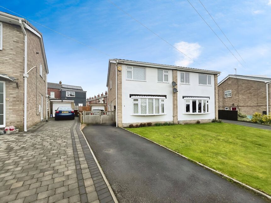 Main image of 3 bedroom Semi Detached House for sale, Dunstan Close, Ossett, West Yorkshire, WF5