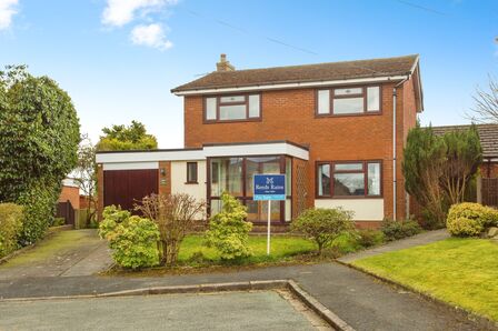 Pine View, 3 bedroom Detached House for sale, £360,000