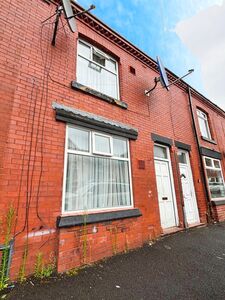 2 bedroom Mid Terrace House for sale