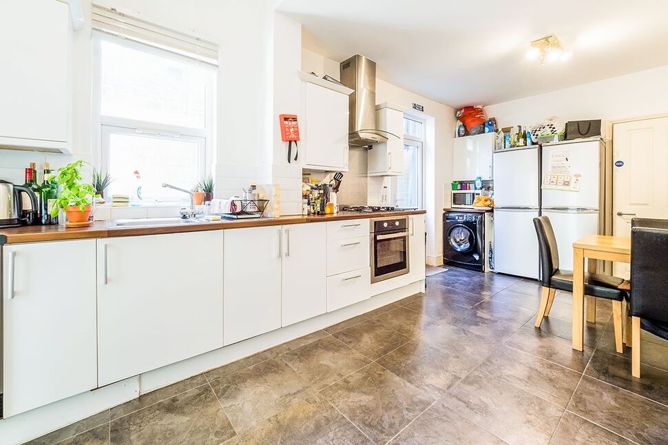 Main image of  Room to rent, 19 Searles Road, London, SE1