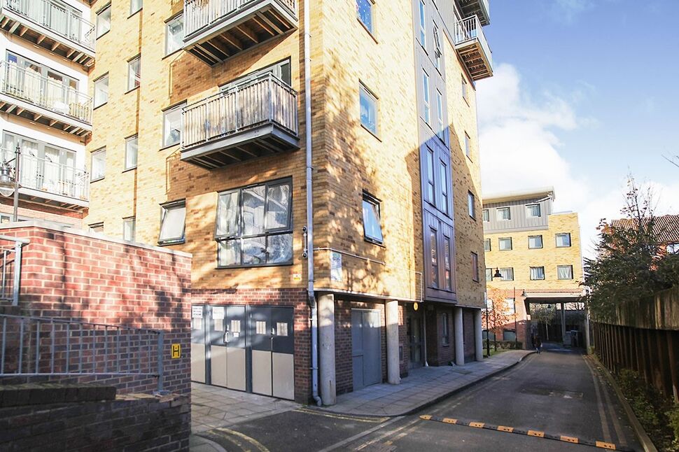 Main image of 1 bedroom  Flat to rent, Thomas Fyre Drive, London, E3