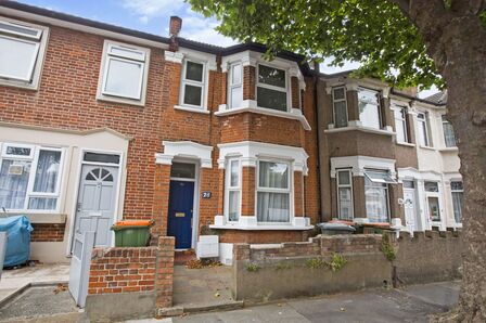 Poulett Road, 4 bedroom Mid Terrace House to rent, £2,500 pcm