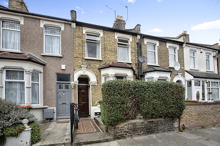 Olive Road, 2 bedroom Mid Terrace House for sale, £375,000