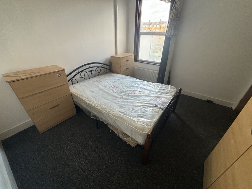 Main image of 1 bedroom  Room to rent, Carlyle Road, London, E12